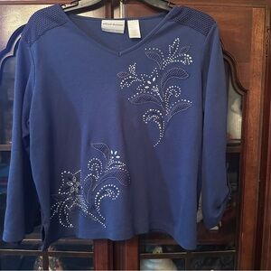 ALFRED DUNNER Beautiful Jeweled Blue Floral Blouse Shirt Size Petite Medium PM